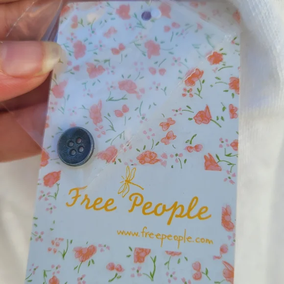 BRAND NEW! We The Free White Buttoned Relaxed Blouse - Picture 8 of 10